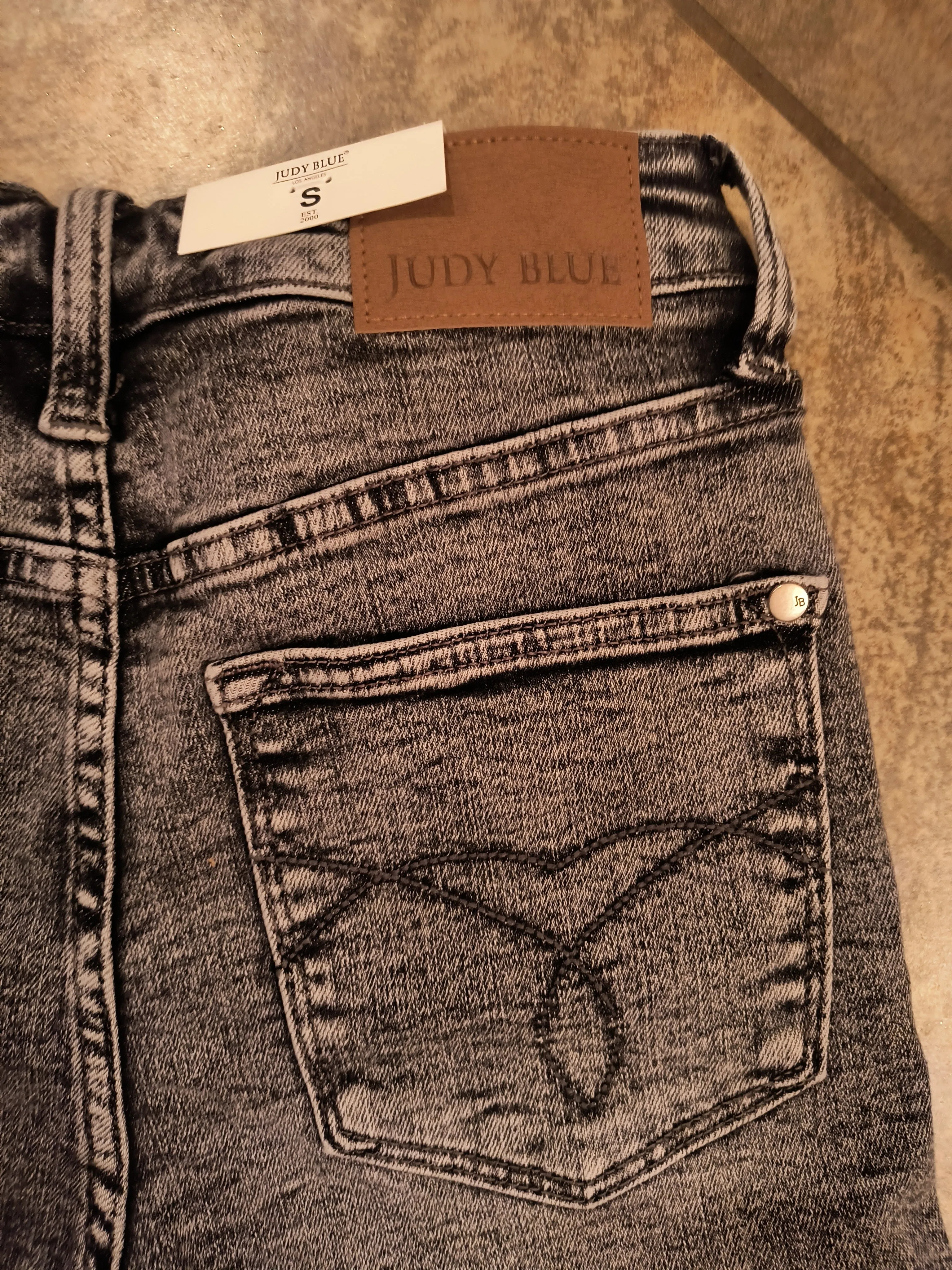 Judy Blue | Hi Waist Button Fly Black Washed Shorts