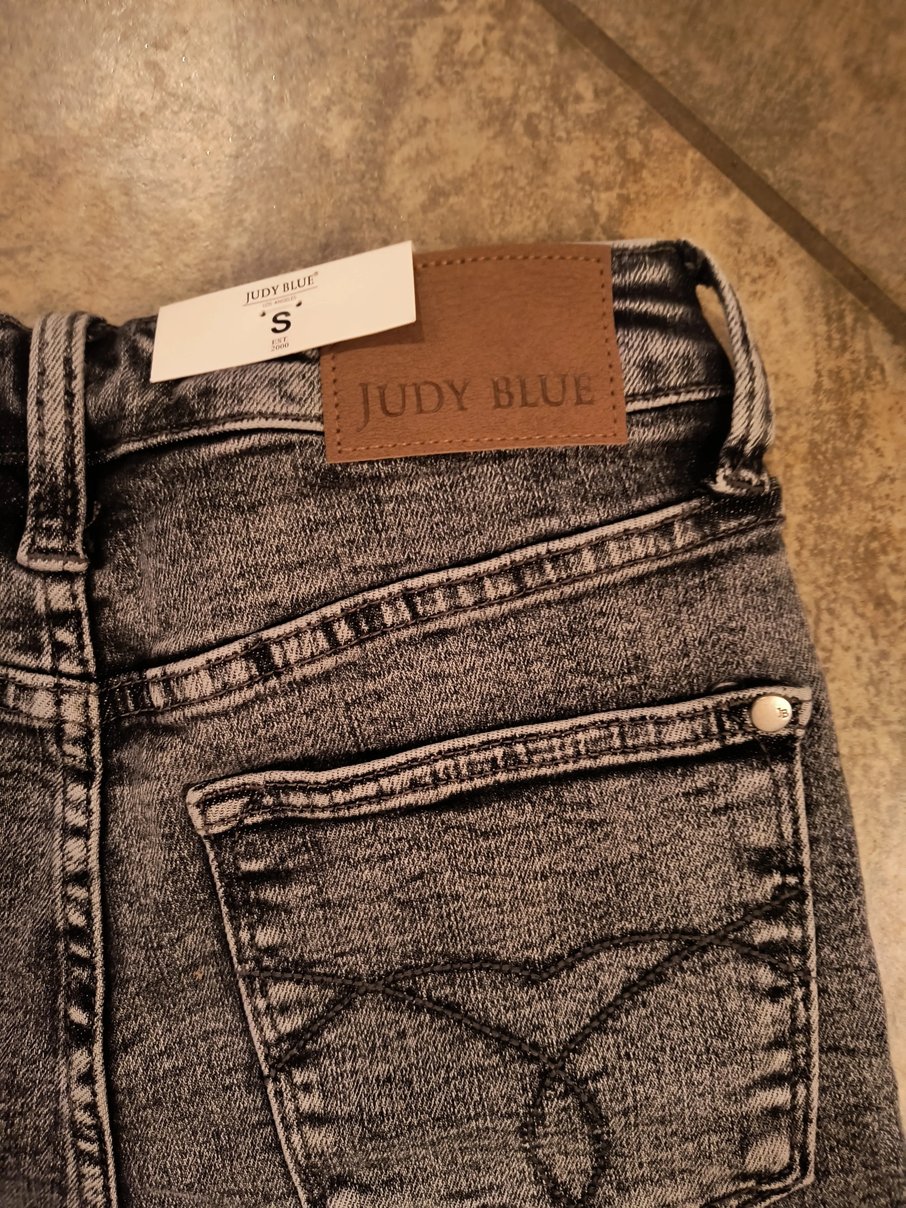 Judy Blue | Hi Waist Button Fly Black Washed Shorts