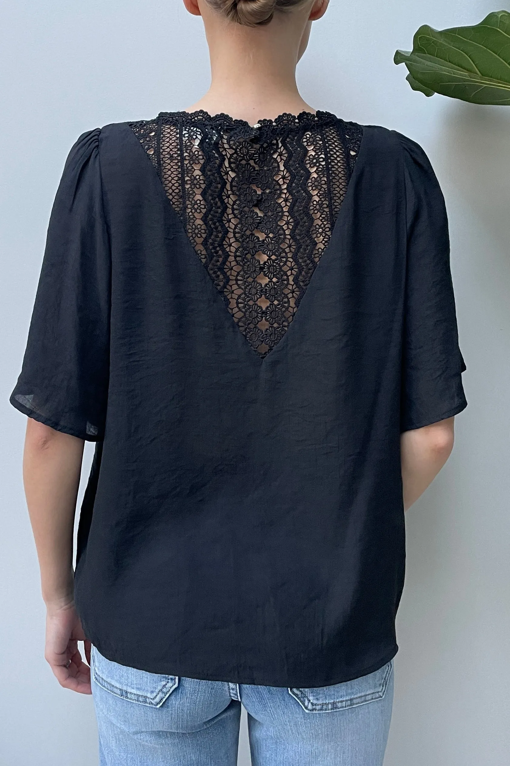 Mila V Neck Top Black